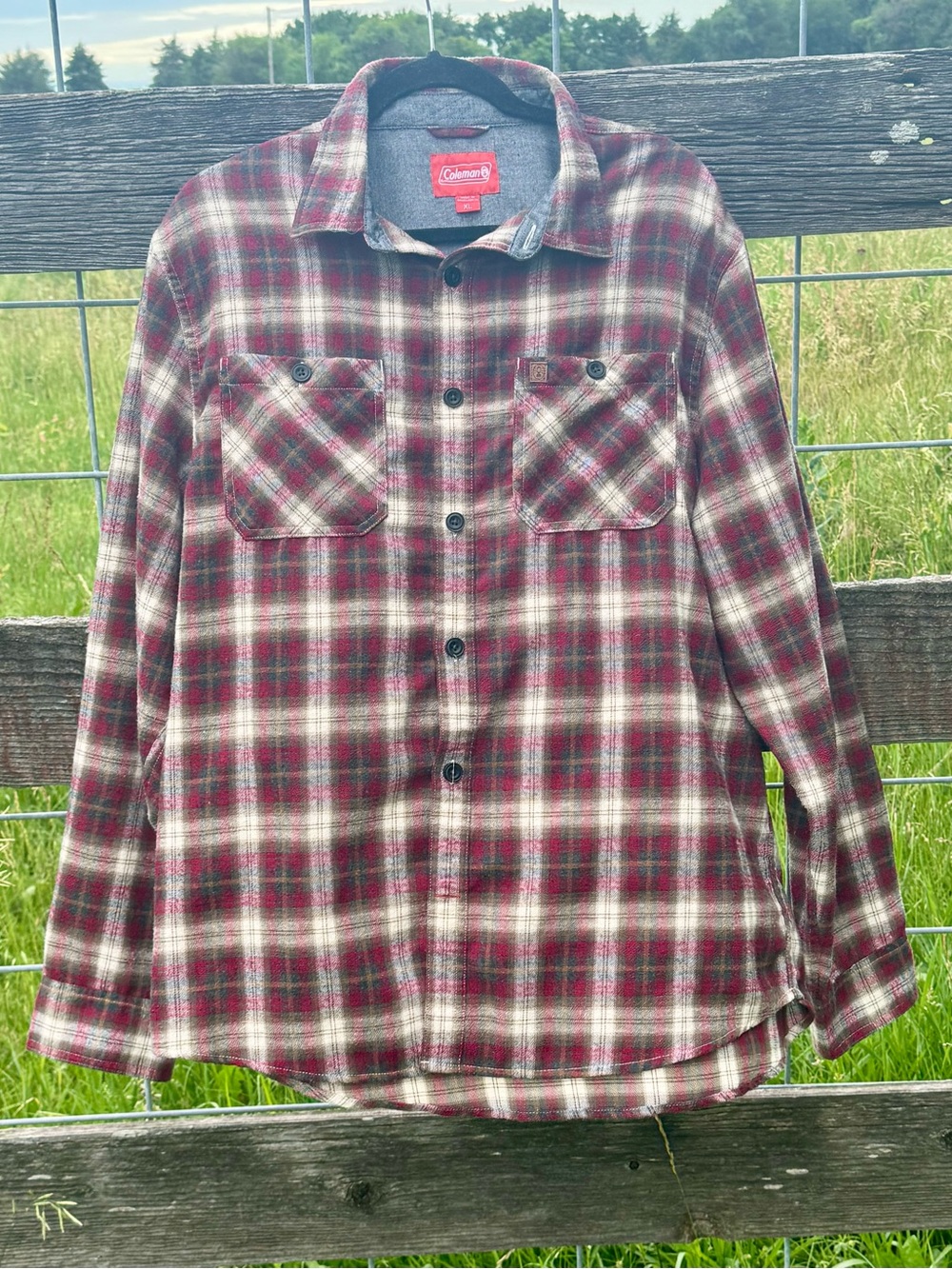 Coleman Men’s XL Plaid‎ Flannel Shirt Red Gray Cotton Button Up Outdoor